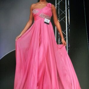 Mac Duggal size 2-4 pink one shoulder gown